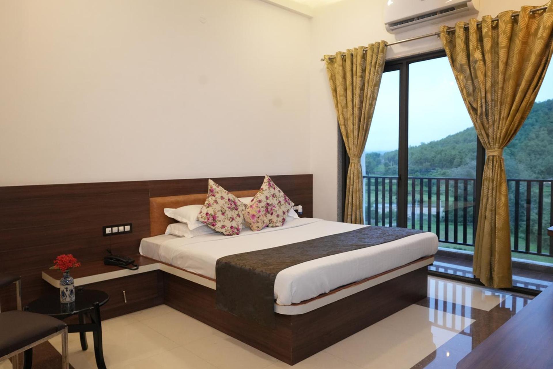 Hotel White Lotus Dungarpur ภายนอก รูปภาพ