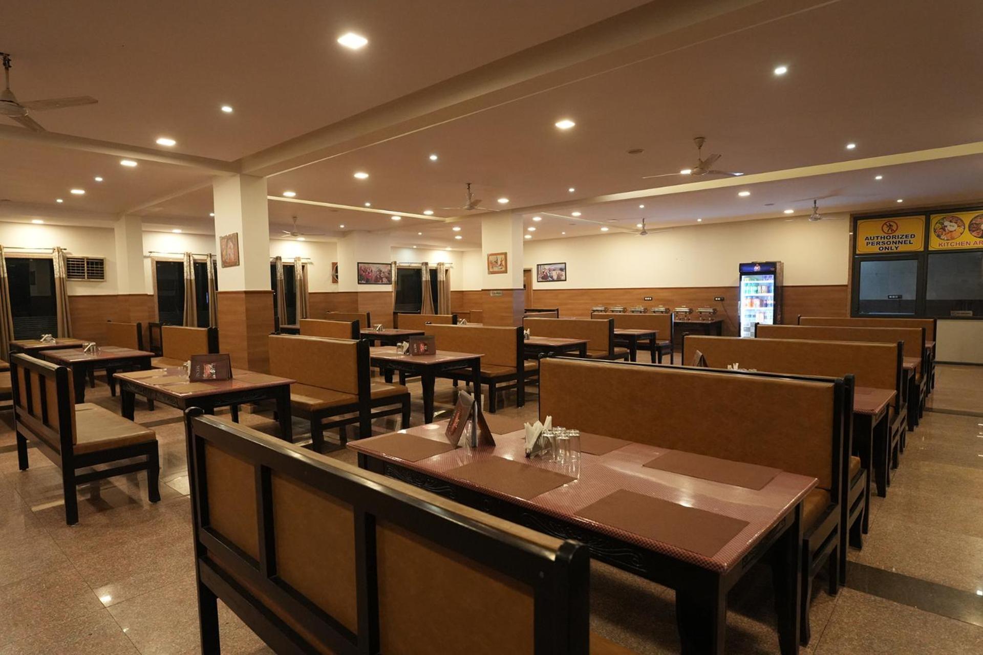 Hotel White Lotus Dungarpur ภายนอก รูปภาพ